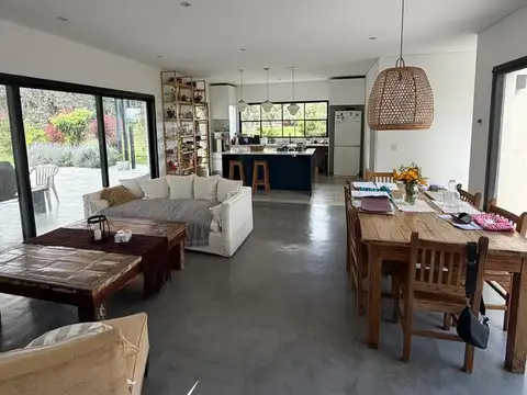 Casa en Venta en Countries y Barrios Cerrados en Campana, USD 265.000