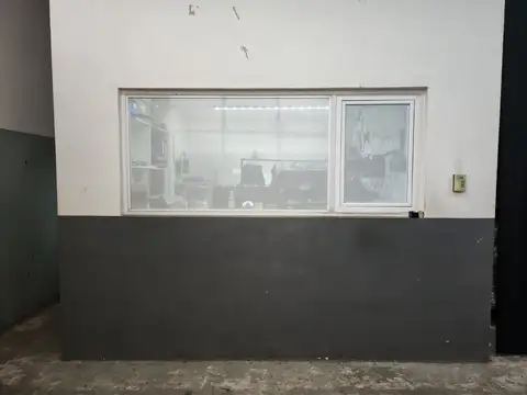 Deposito doble frente 17 mts en Villa Santa Rita