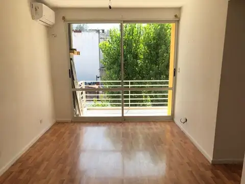 VENTA DEPTO. 3 AMBIENTES C/ BALCÓN, ALMAGRO.