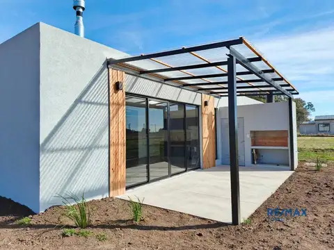 Casa 4 ambientes con 1 baño