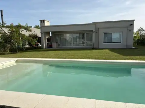 Casa  en Alquiler en El Naudir, Escobar, G.B.A. Zona Norte