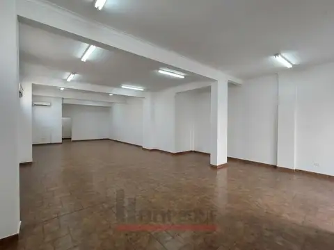 Gran salón comercial en alquiler - Güemes 267