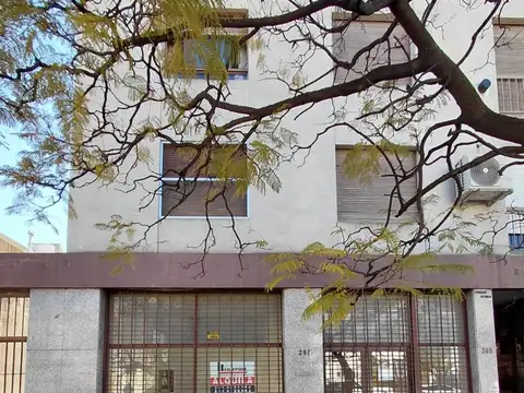 Gran salón comercial en alquiler - Güemes 267