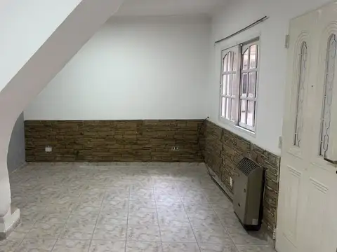Casa 3 ambientes con 1 baño