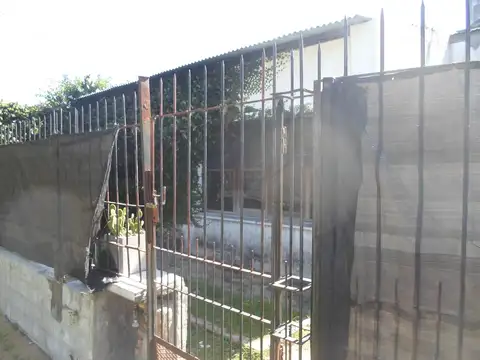 casa a refaccionar en buen zona -