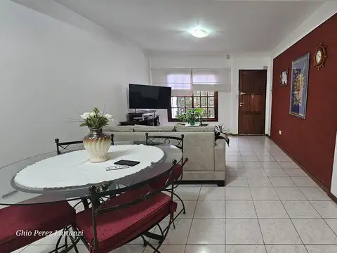 Venta PH  5 ambientes  2 dormitorios en Haedo Chico, 2 cocheras