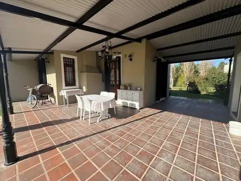 Casa 4 ambientes con 1 baño