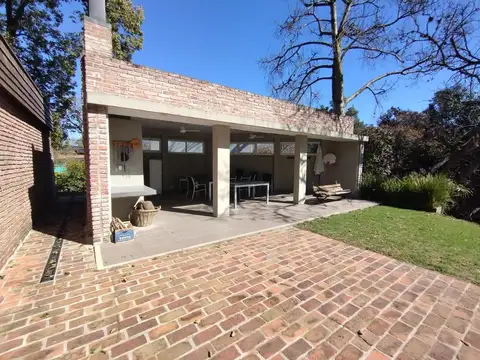 Casa en Venta con 6 cocheras