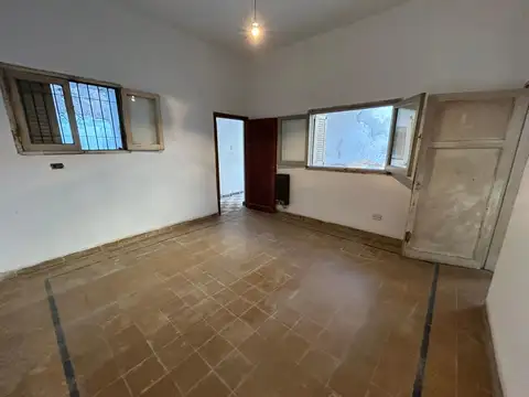 ALQUILER CASA DE 3 DORMITORIOS CON COCHERA