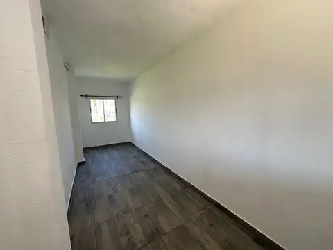 Casa en Alquiler con 1 cochera