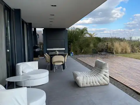 Casa en Venta de 4 dormitorios