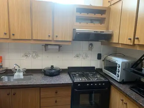 CASA IDEAL 2 FAMILIAS CON ENTRADA PARA AUTOS