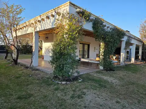 VENTA Casa Coquimbito Maipú Mendoza amplio terreno