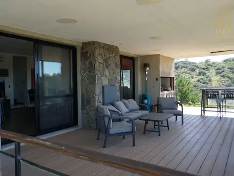 Casa 7 ambientes con 3 baños