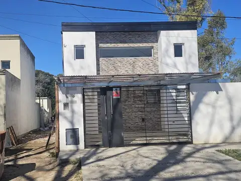 Duplex a estrenar en calle 450 e/27 y 28 City Bell