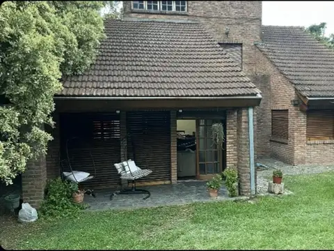 Casa Quinta con Patio Grande, Parque y Pileta