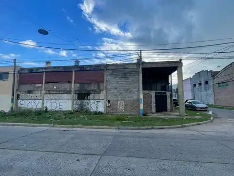 Galpón + Local Comercial | 380 m² | Velez Sarsfield 6764
