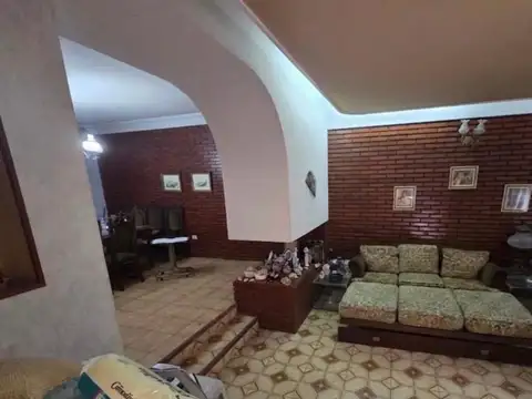 Casa en venta 4 ambientes c/galpón Villa de Parque
