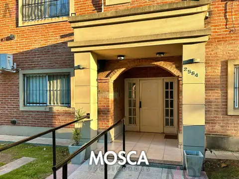 DOS AMBIENTES CON COCHERA EN VENTA MORENO CENTRO
