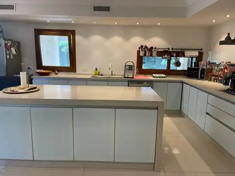 Venta casa 5 AMB B. BUENOS AIRES GOLF BELLA VISTA