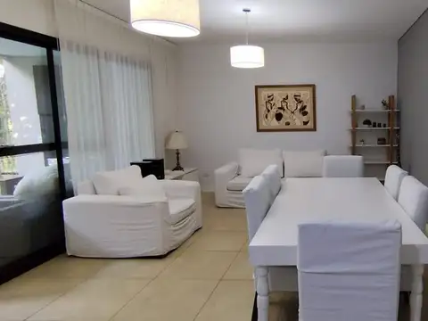 Departamento en Alquiler en Villa de Mayo, USD 1.400
