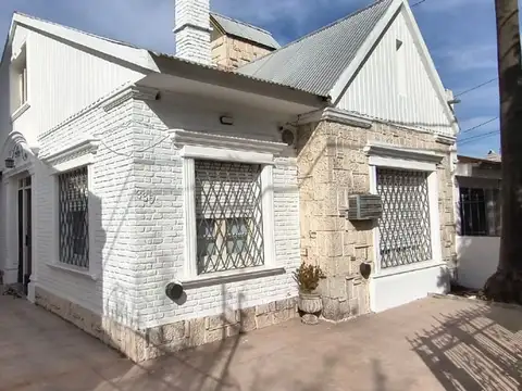 VENTA CASA 5 DORMITORIOS BARRIO JUNIORS- CORDOBA