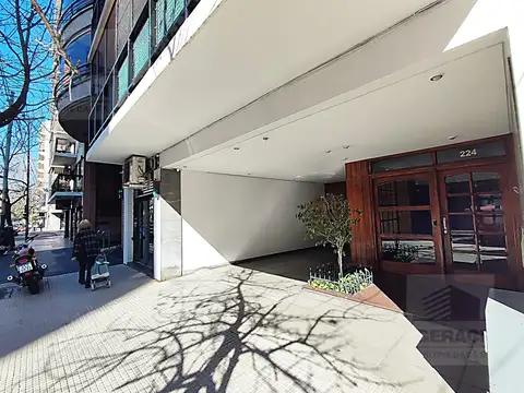 Excelente 4 amb con dependencia, con cochera cubierta en Caballito