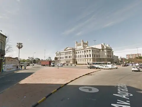 Venta de terreno en Aguada sobre av. Agraciada 100