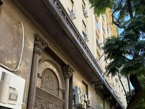 Exclusivo 3 Amb en Edificio de Categoría Apto Profesional Bauleras + Terraza con Quincho