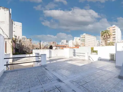 VENTA PH 5 AMBIENTES LUMINOSO REMODELADO - FLORES