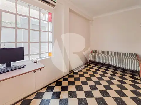 Depto Tipo Casa en Alquiler con 1 cocheras