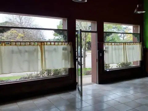 Venta de local comercial céntrico, Gral Las Heras - L20014