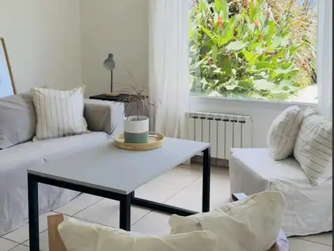 Casa en Alquiler Temporal con 4 cocheras