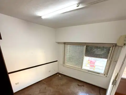 Oficina 3 ambientes con 1 baño