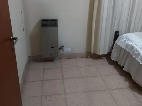 A mts de Av Colon  ALTO ALBERDI casa 5 dormis 3 baños