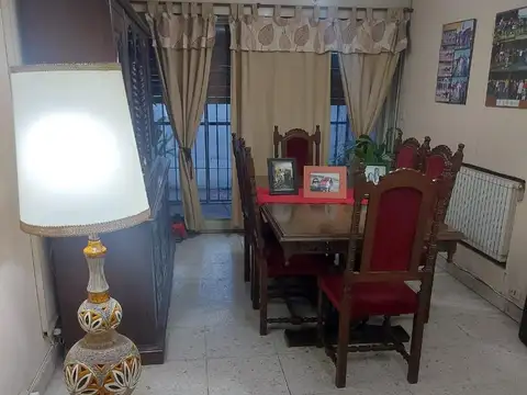 Monseñor De Andrea 300