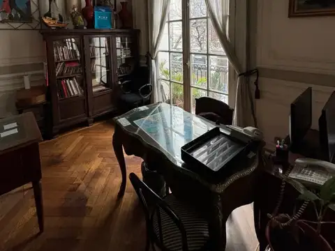 Casa de Estilo Francés , Luminosa Amplia IDEAL INVERSION TIPO  HOTEL BUTIQUE