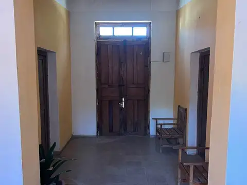 Casa 6 ambientes con 2 baños