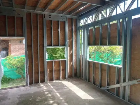 VENTA CASA A TERMINAR EN PILAR