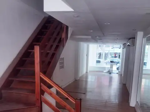 Mdp Centro - Local a metros de la Av. Luro y de San Martín. MUY COMERCIAL. SIN EXPENSAS. OPORTUNIDAD