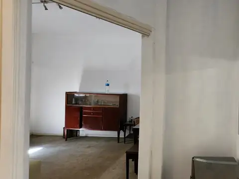 PARAGUAY Y AV, PUEYRREDON. Dos amb amplios internos con muebles