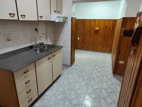 Casa 2 ambientes con 1 baño