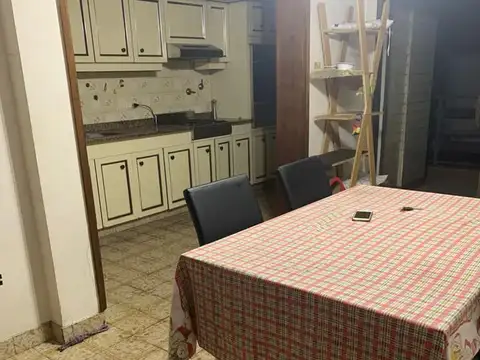 Casa 6 ambientes con 4 baños