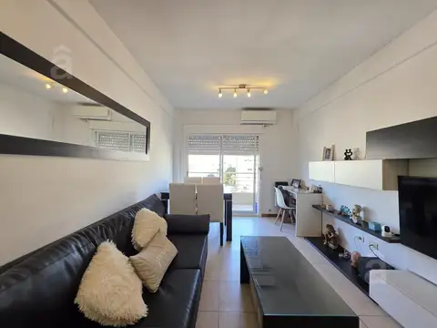 Departamento en Venta en  Villa Ballester - Dos ambientes - Zona Centro