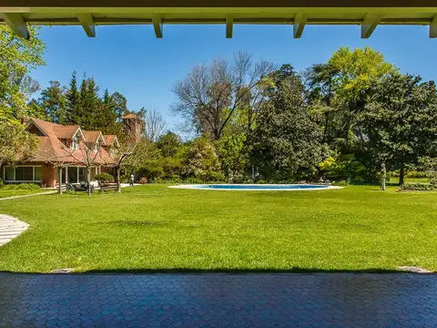 Exclusiva Casa Quinta en Maschwitz: Un Oasis de Categoría con Potencial Único de 9896m2 con pileta