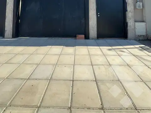 Depto Tipo Casa en Venta en Centenario, USD 210.000