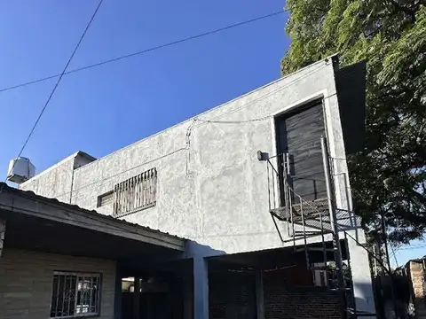 Casa en venta en El Talar + dpto independiente