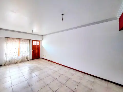 Casa en Alquiler en Ramos Mejía, $ 1.650.000
