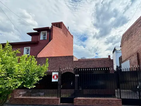 Casa en Venta en Mataderos, USD 250.000