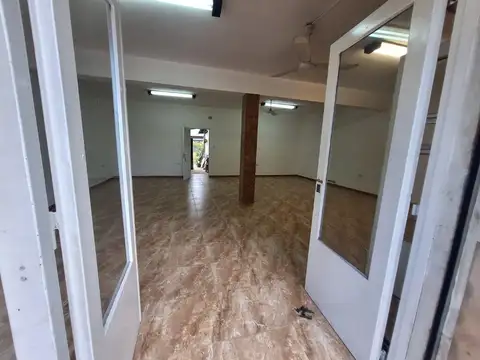 Local en Alquiler en Manuel B Gonnet, $ 700.000